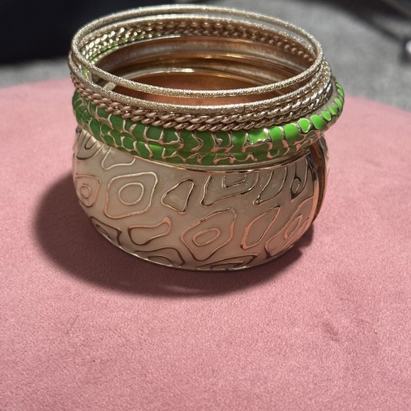 Jewelry - Elegant Gold and Green Bangle Set (7 pcs)